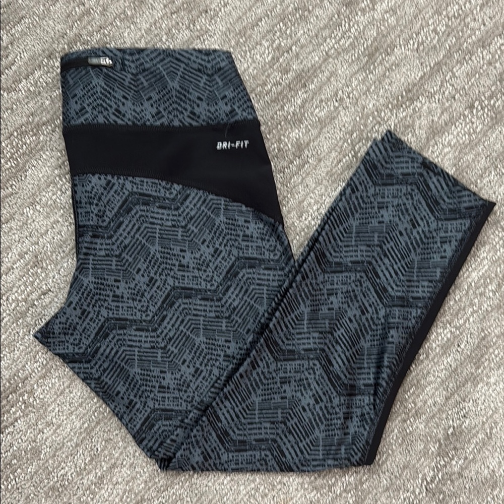 Nike Dri-FIT Geometric Leggings